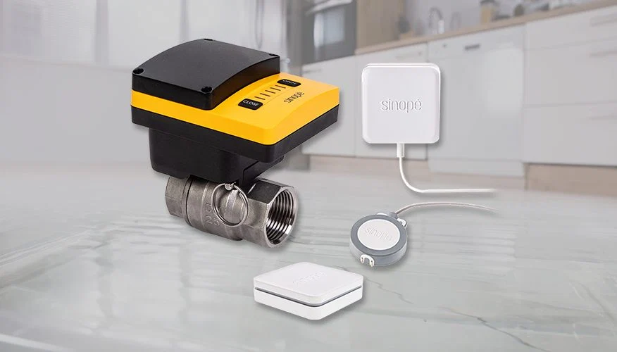 Product shot of a sedna by sinope smart watter shutoff valve system and its long-range wifi parts.